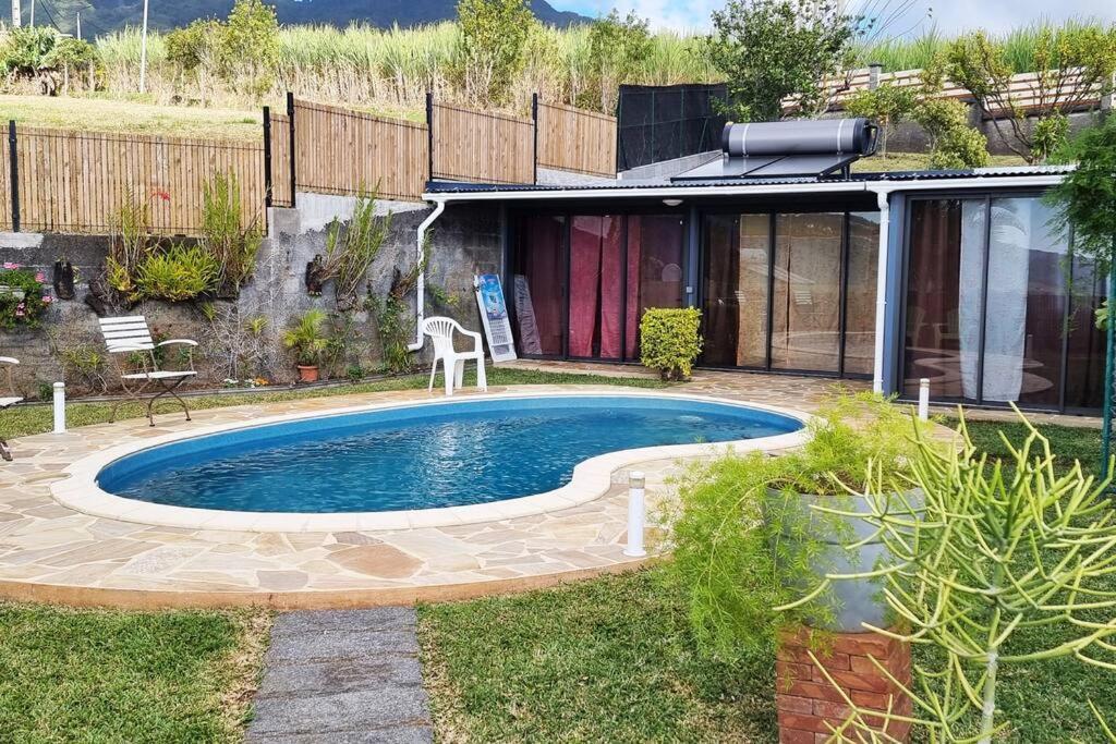 Bungalow Des Pensees Piscine Chauffee 28° Saint-Denis Esterno foto