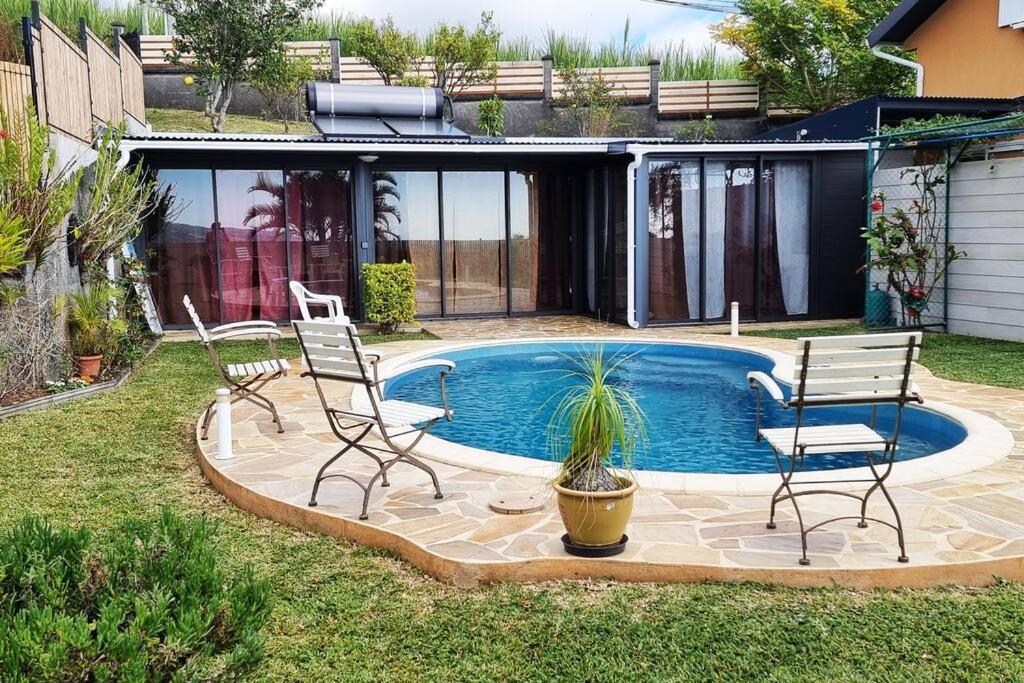 Bungalow Des Pensees Piscine Chauffee 28° Saint-Denis Esterno foto